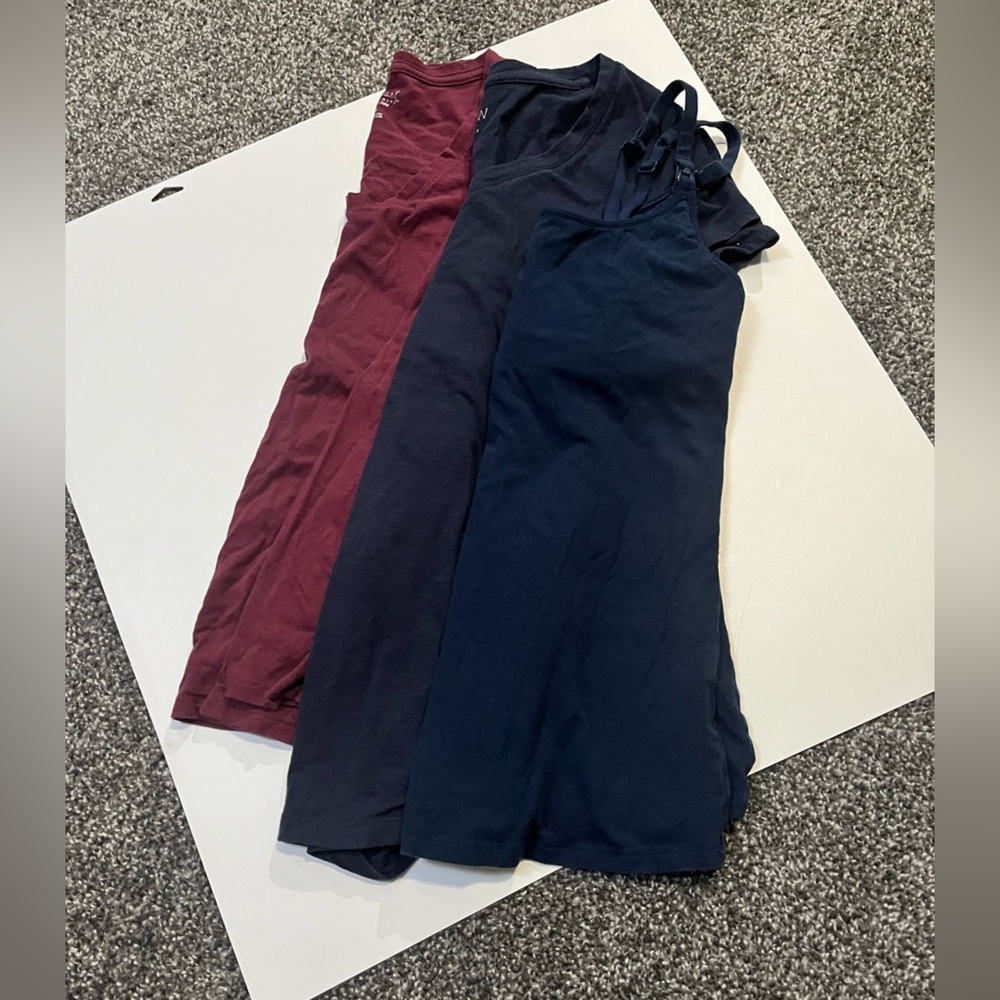 Bundle of maternity shirts XS-S
